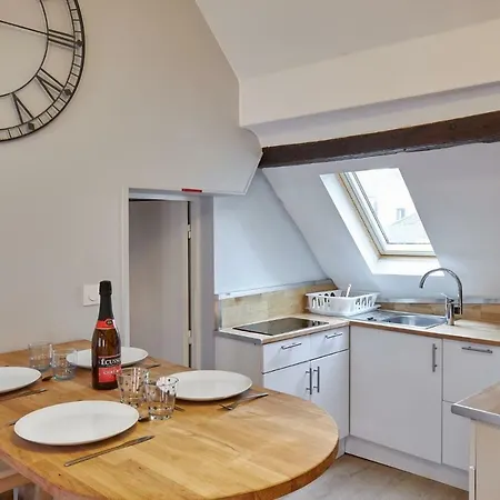 Le Saint Pierre, Atypique Au Coeur Du Centre Ville Apartment